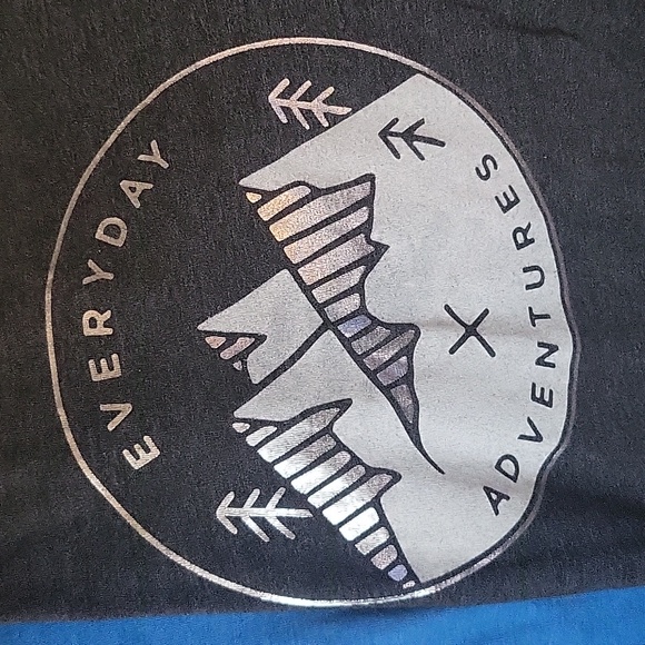 Two Old Navy boys shirts - Picture 2 of 7